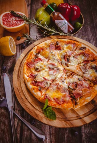 披萨需要烤多长时间,在哪里可以学到专业的制作方法?